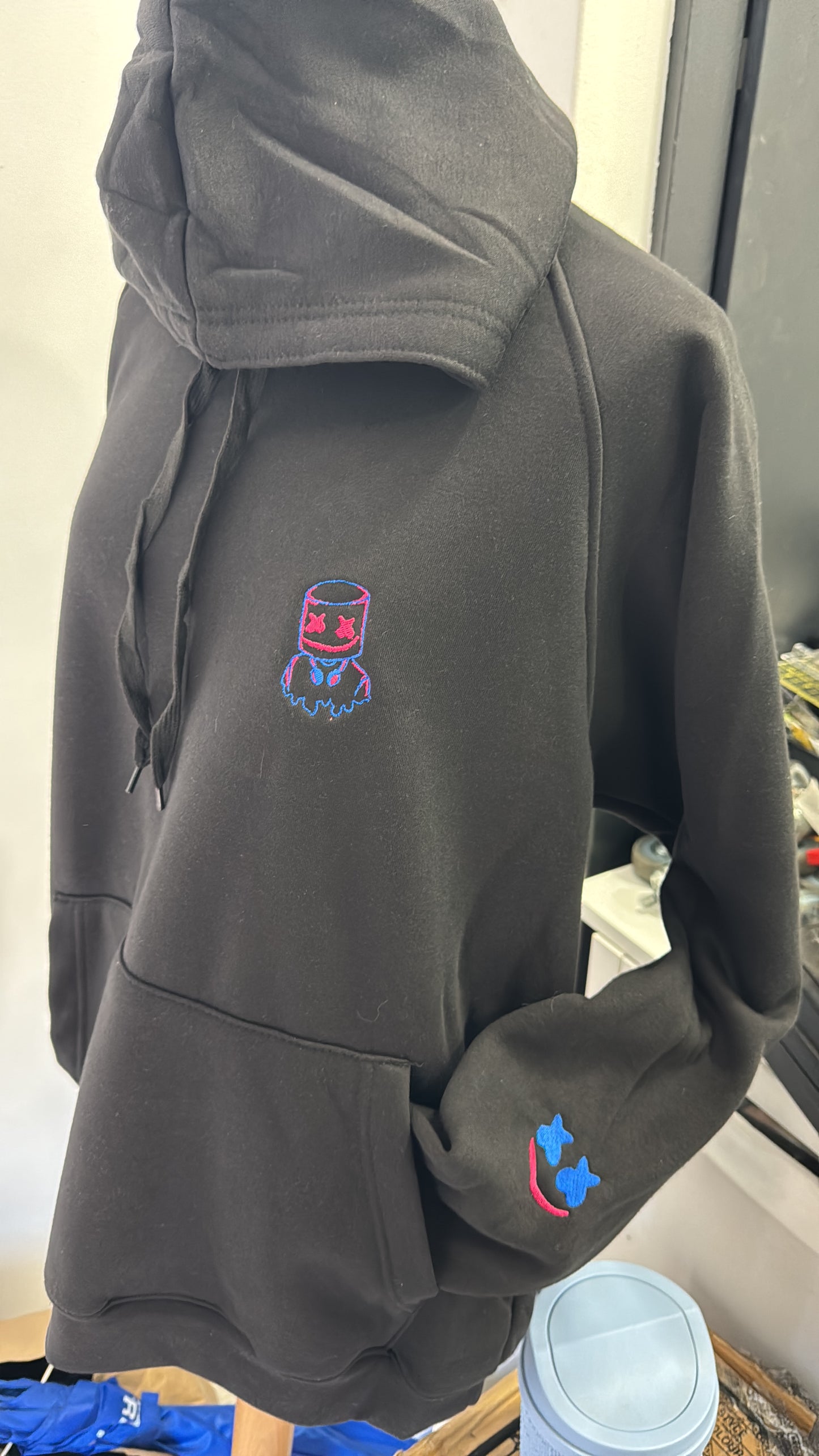 marshmallow sweatshirt bordada
