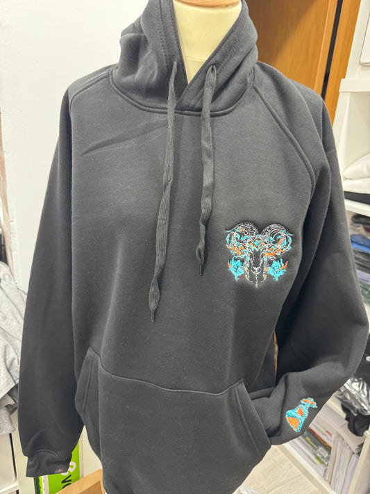 Capricornio sweatshirt bordada